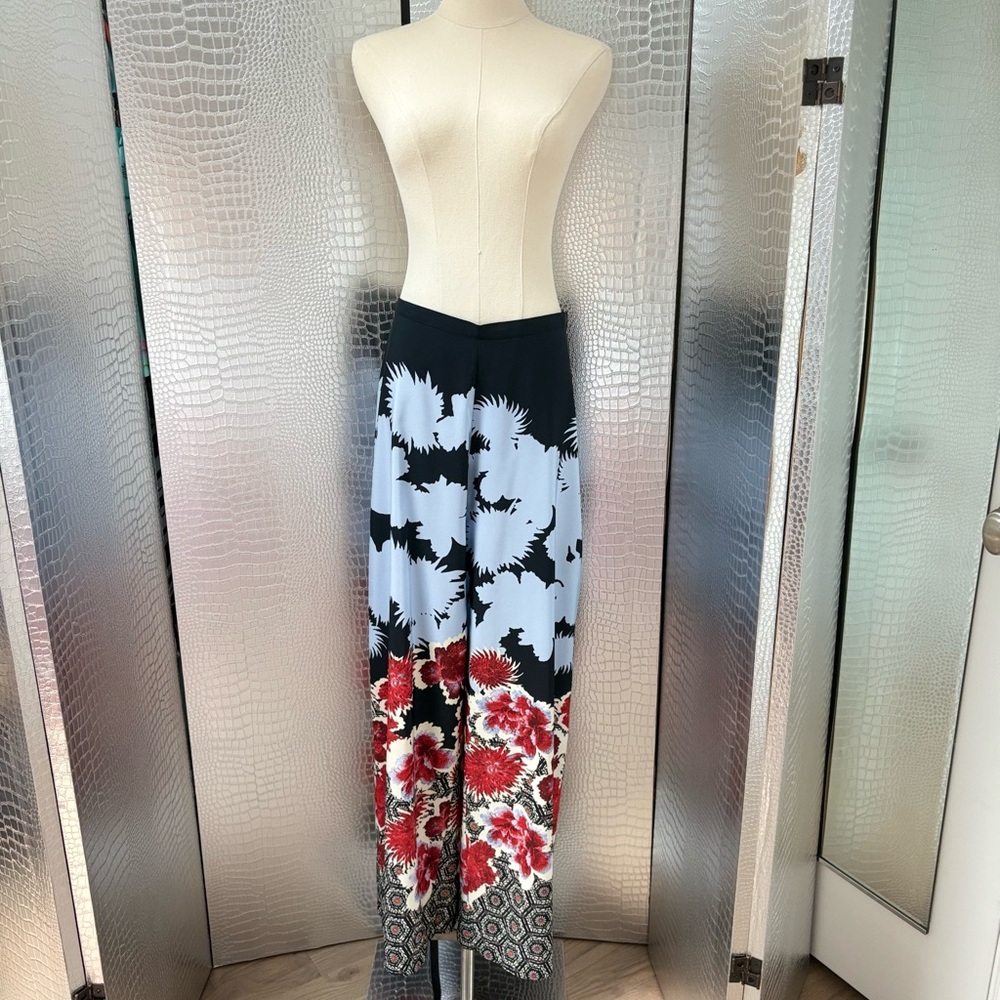 Topshop Floral pants. Never worn. Blue and red